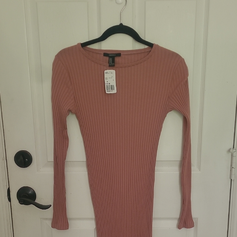 Elegant Pink Ribbed Dress